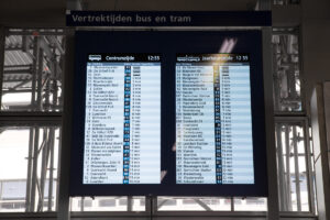 Beeldscherm bus, tram- en metroinformatie